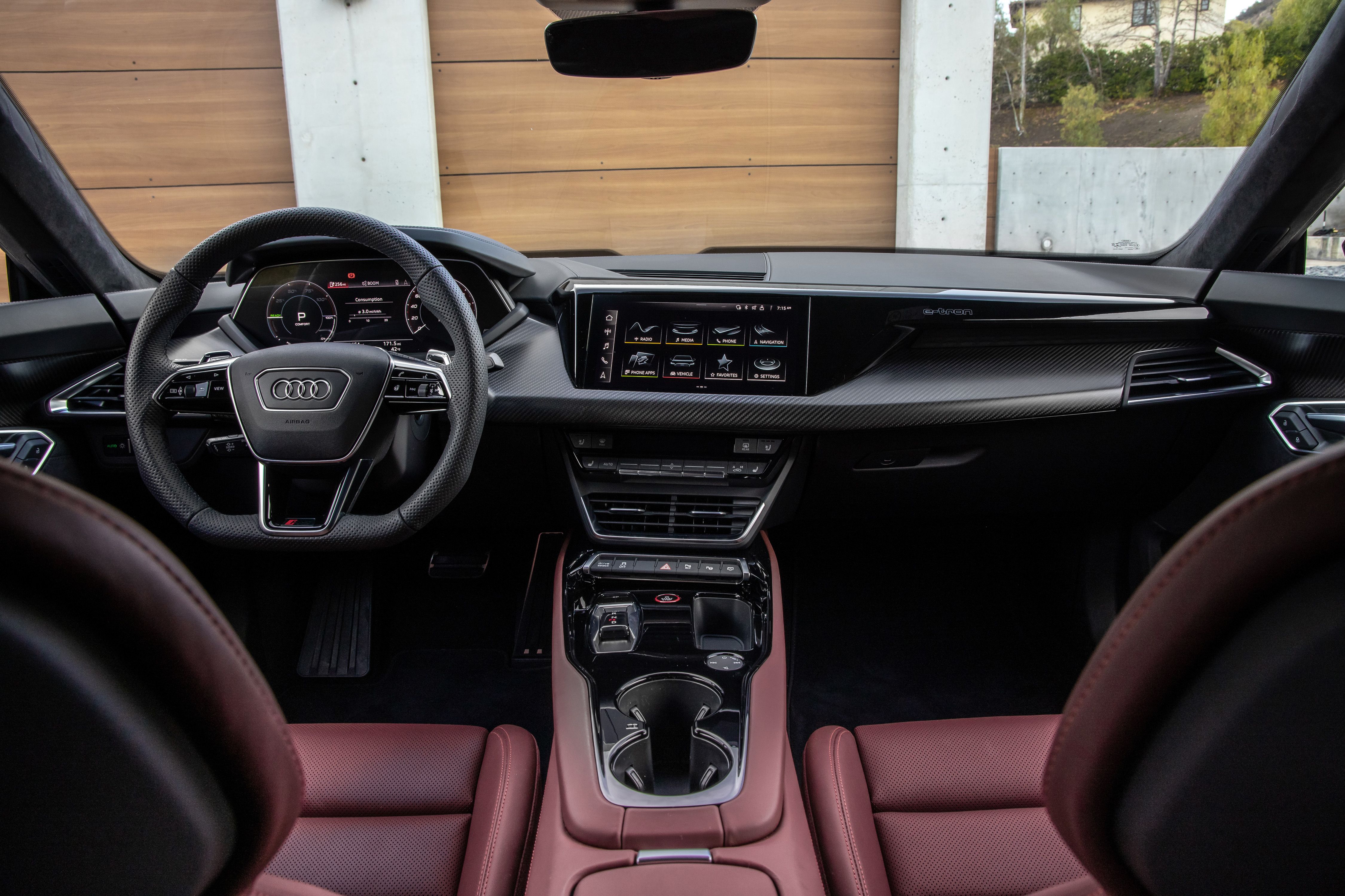 2022 Audi e-tron GT Specs, Price, MPG & Reviews