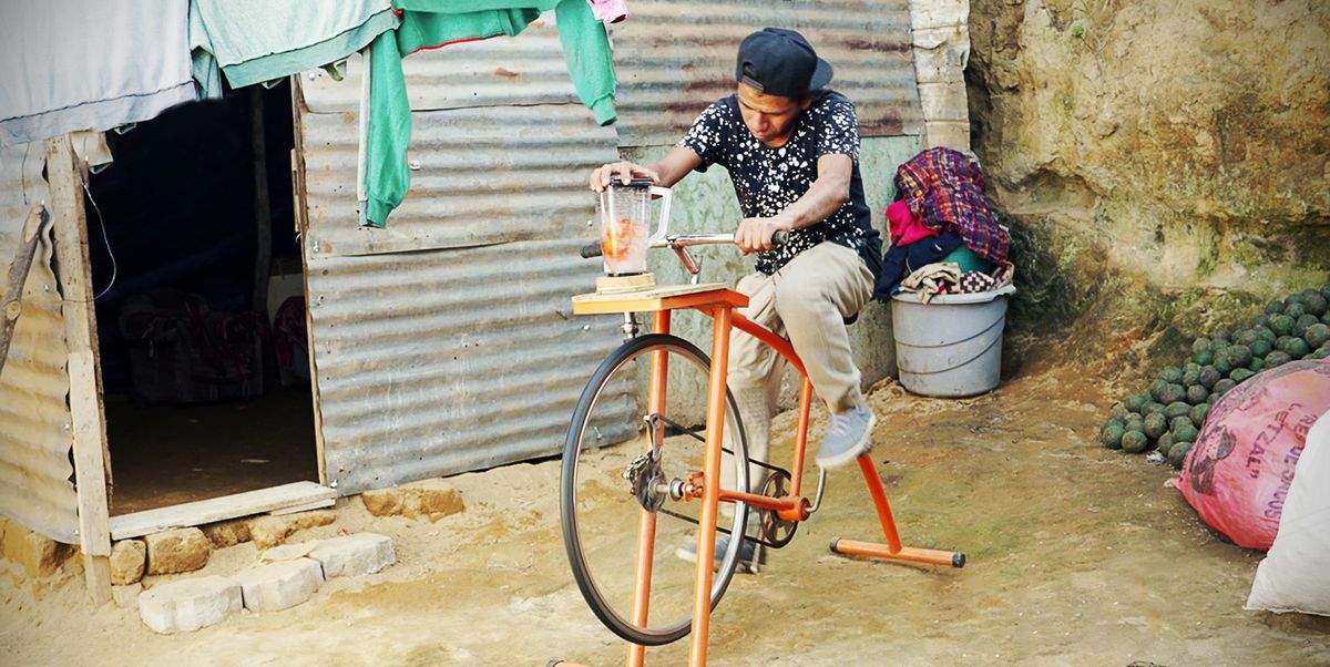 Esta ONG ciclista autóctona utiliza la potencia de los pedales para reducir la contaminación y simplificar el trabajo manual