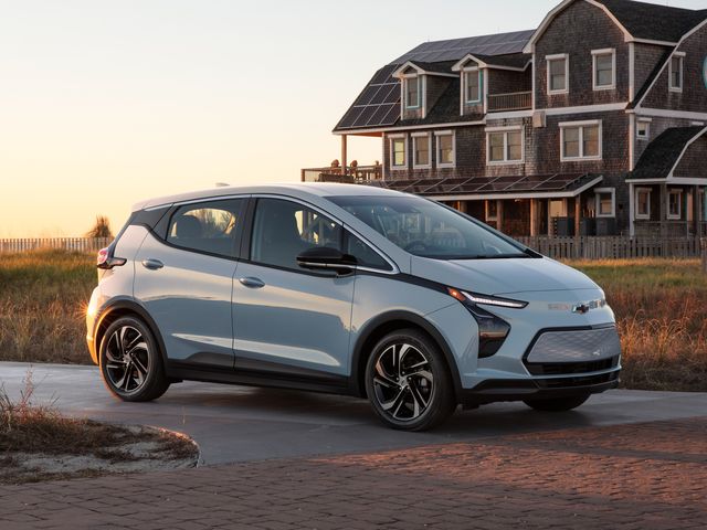 2022 Chevrolet Bolt EV Review, Pricing, and Specs