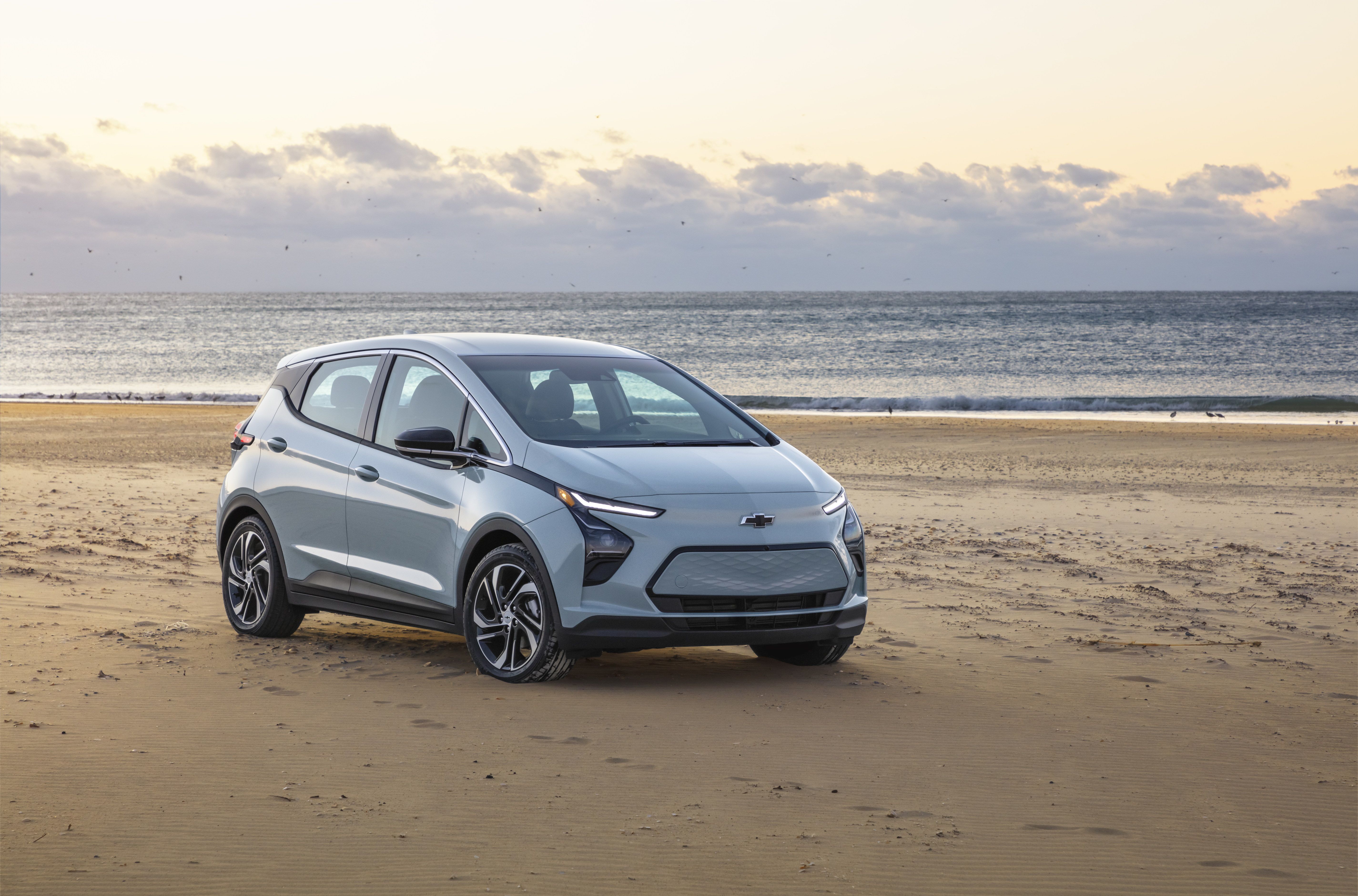 2022 chevy deals bolt euv range