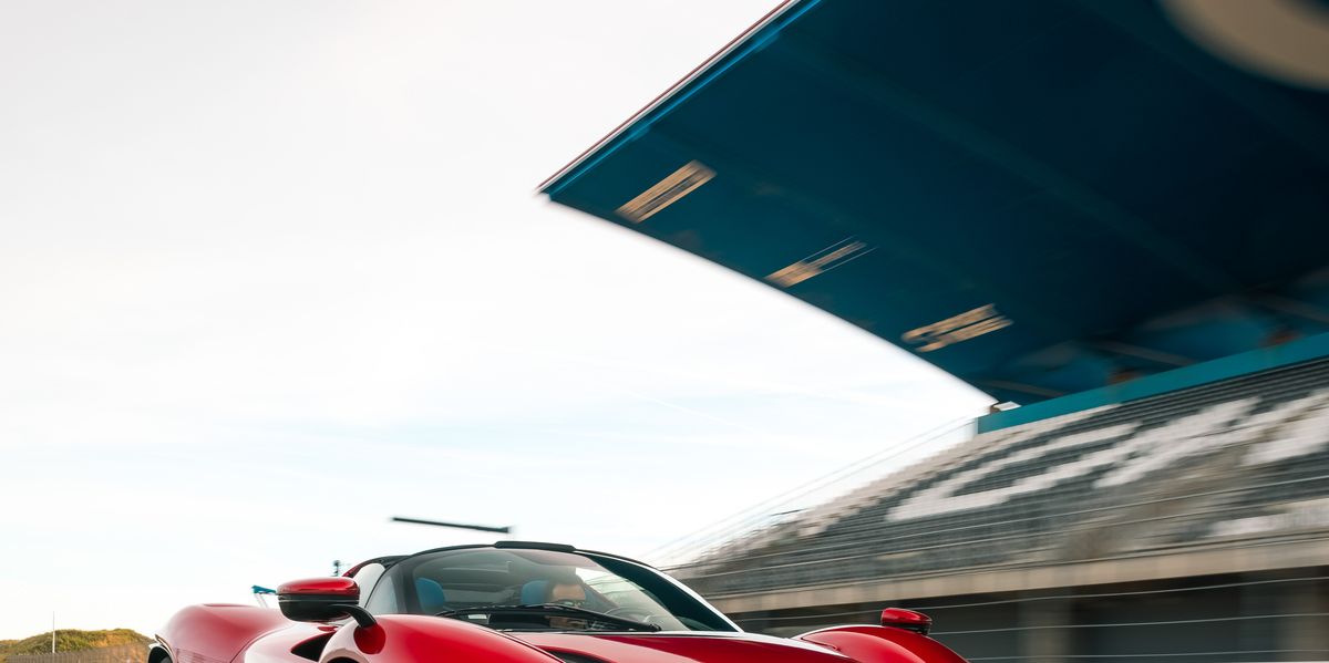 2023 Ferrari Daytona SP3 Review, Pricing, and Specs