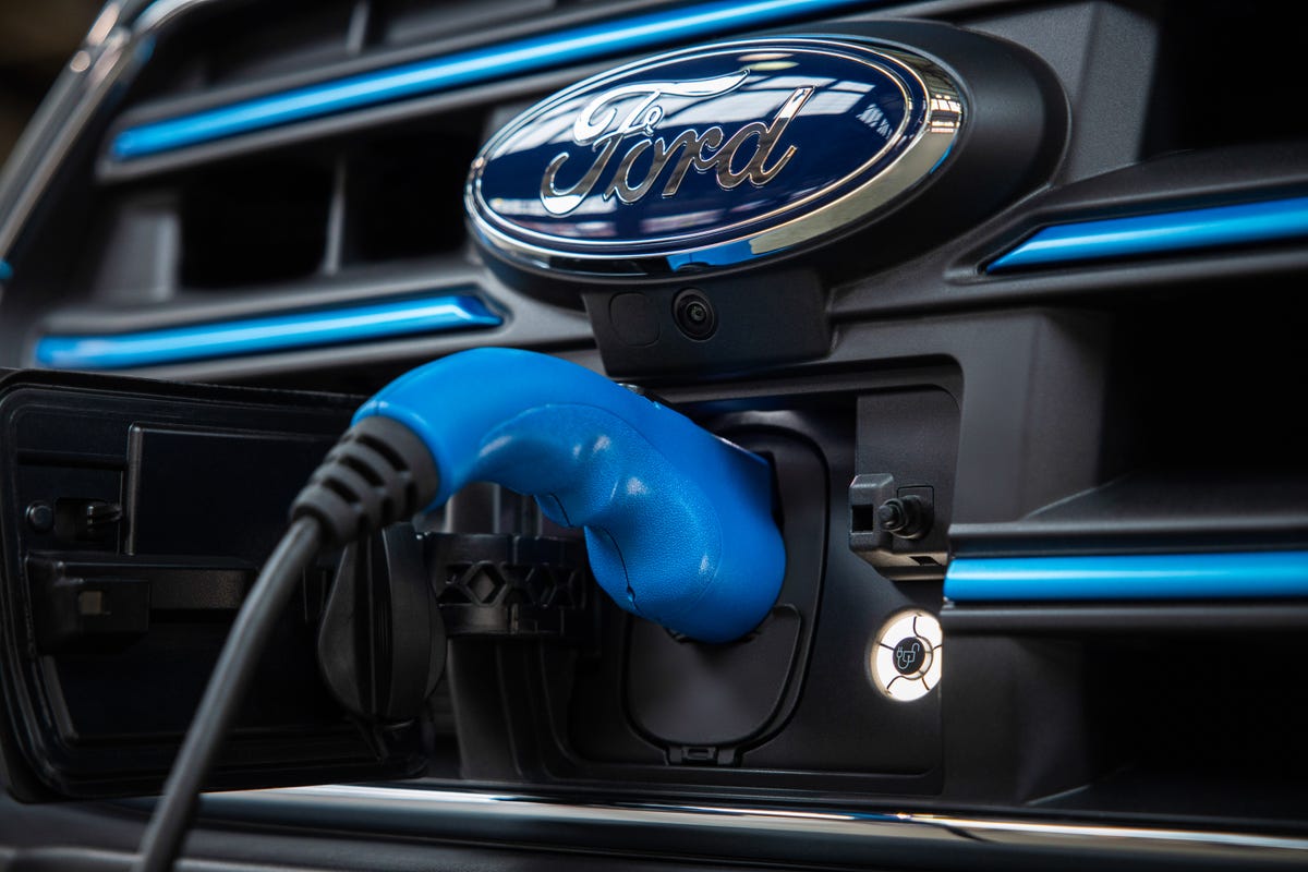 Ford Delays Three-Row EV SUV to 2027, Next-Gen Electric Truck to 2026