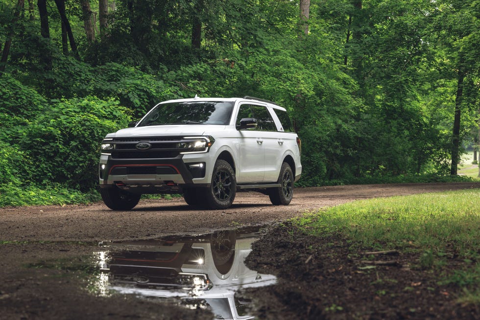 2022 Ford Expedition Timberline 2024 Toyota Land Cruiser vs Ford Expedition