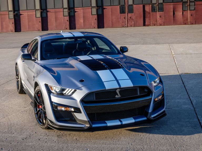 https://hips.hearstapps.com/hmg-prod/images/2022-ford-mustang-shelby-gt500-02-1636734552.jpg?crop=0.845xw:1.00xh;0.0657xw,0&resize=768:*