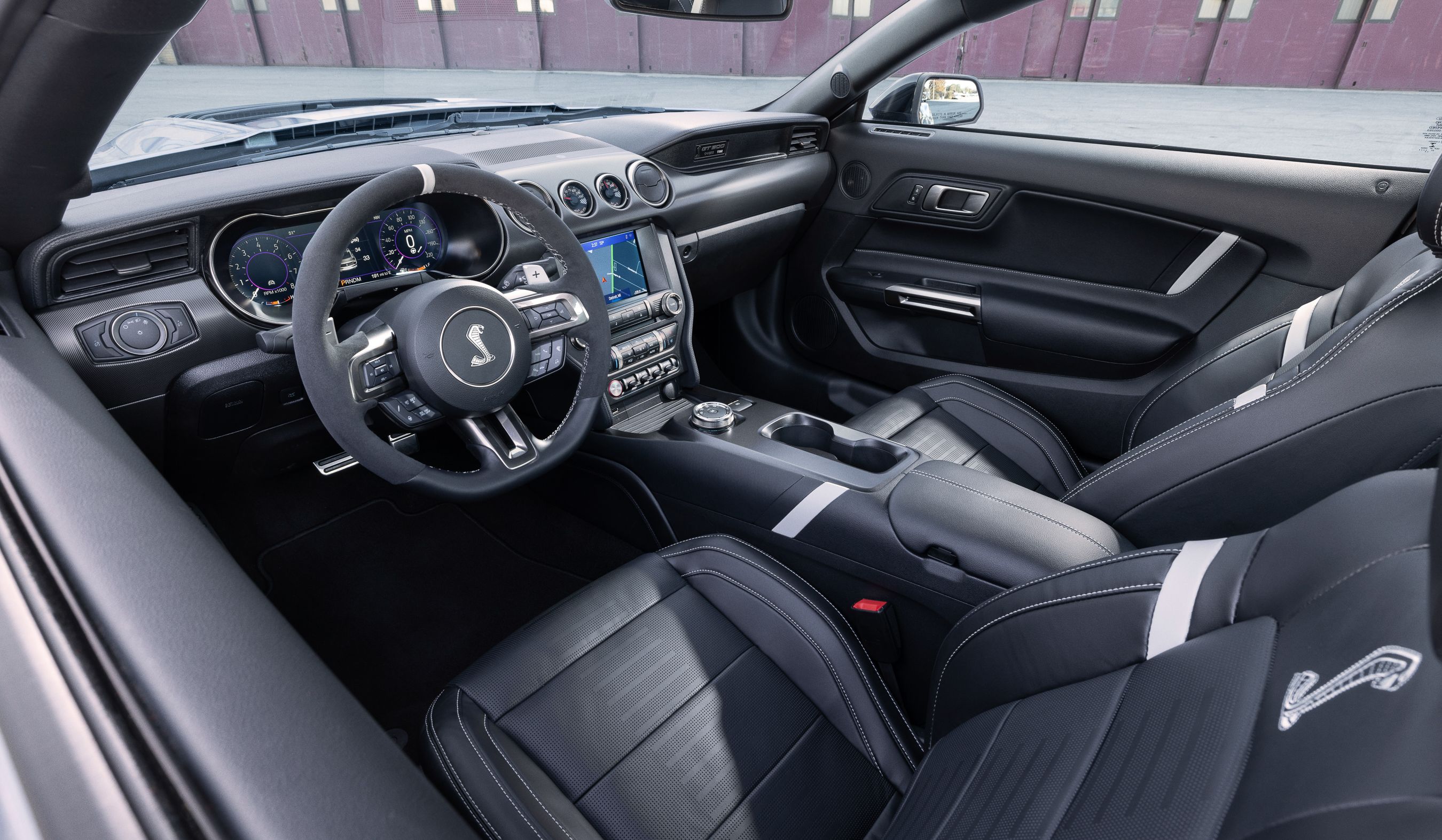 2022 ford mustang convertible interior