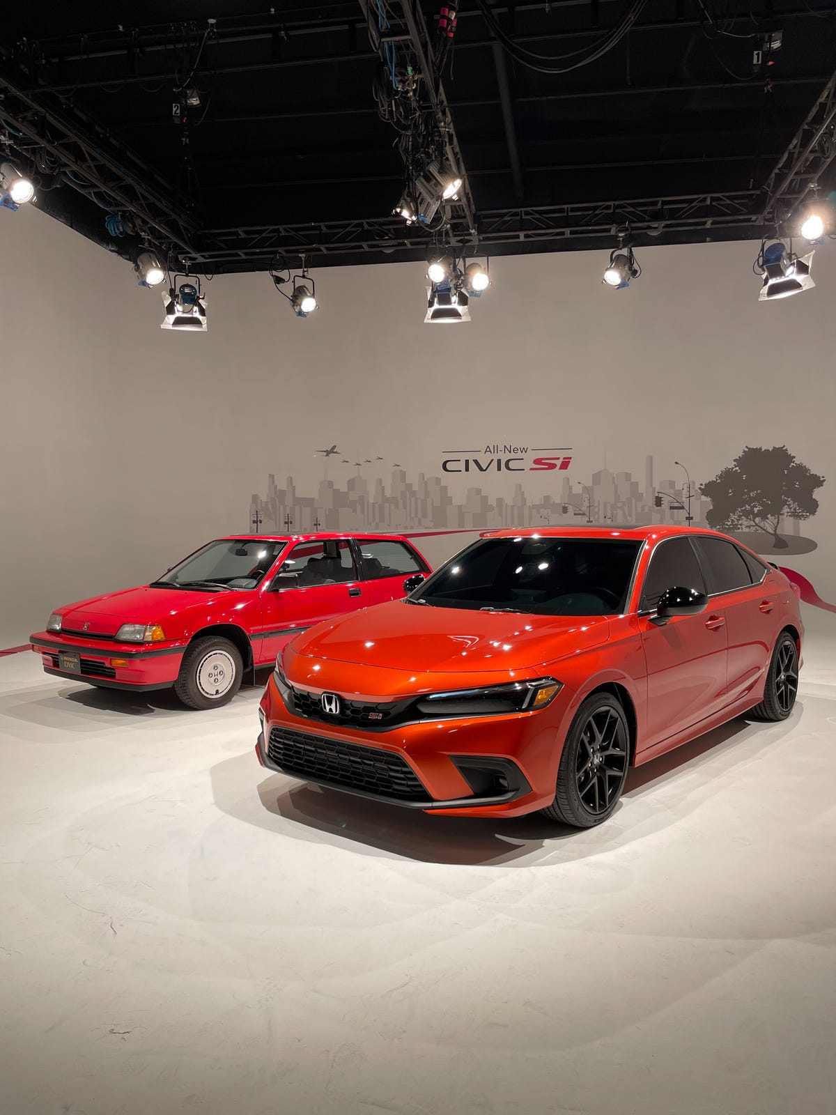 View Photos of the 2022 Honda Civic Si