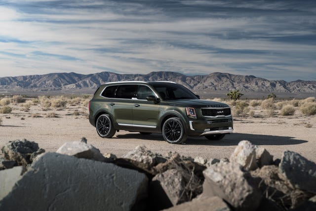 View Photos of the 2022 Kia Telluride