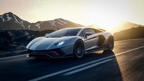 2024 Aston Martin DB12 VS Lamborghini Aventador