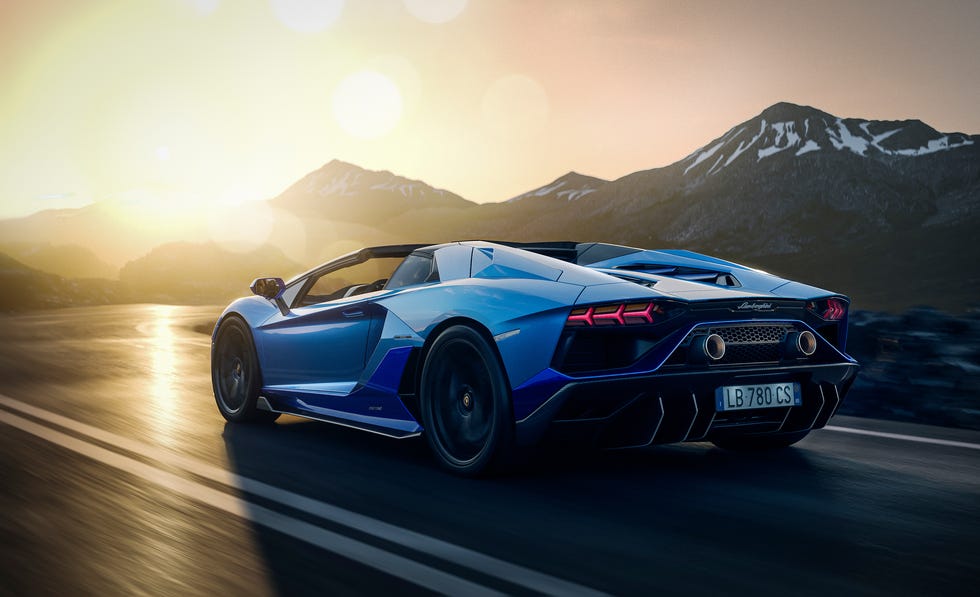 2022 lamborghini aventador ultimae roadster rear