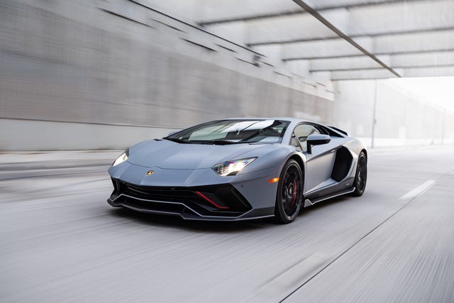 View Photos of the 2022 Lamborghini Aventador LP 780-4 Ultimae