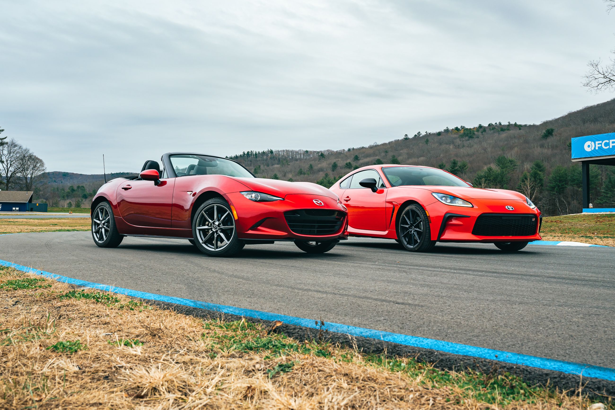 2024 Mazda MX-5 Miata vs. 2024 Toyota GR86 Comparison - Kelley