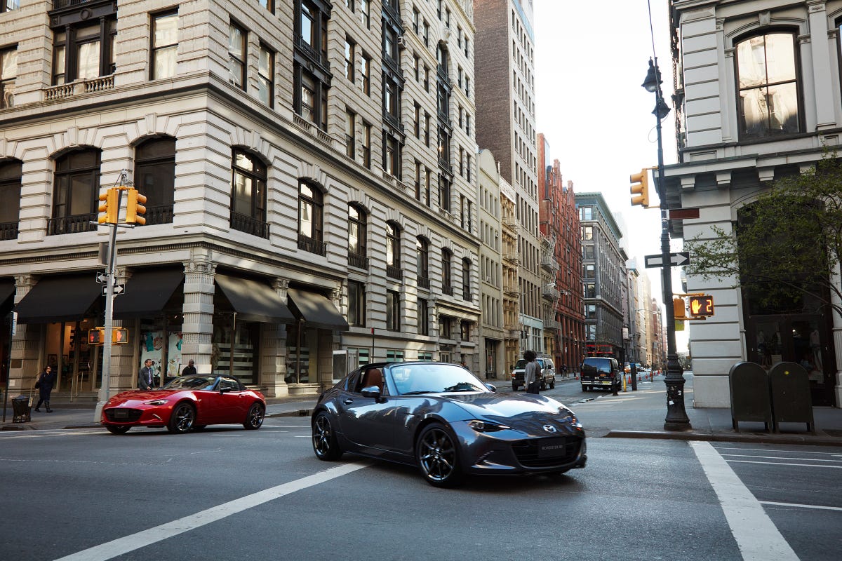 The 2022 Mazda MX-5 Miata Drops the Automatic on Two Trims