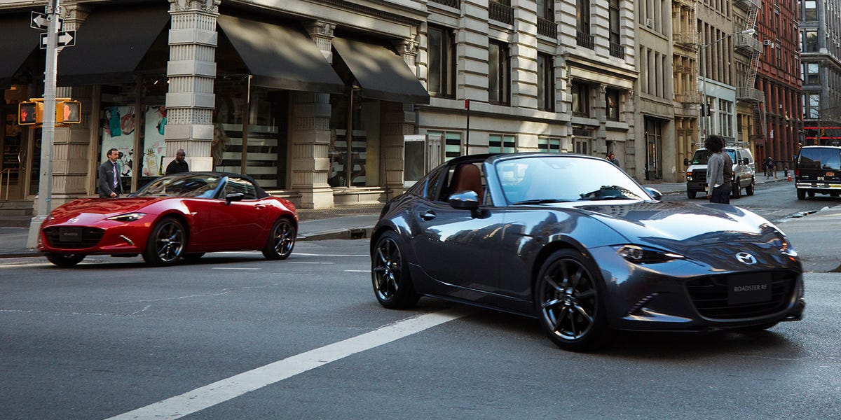 2022 Mazda MX-5 Miata Review, Pricing, and Specs