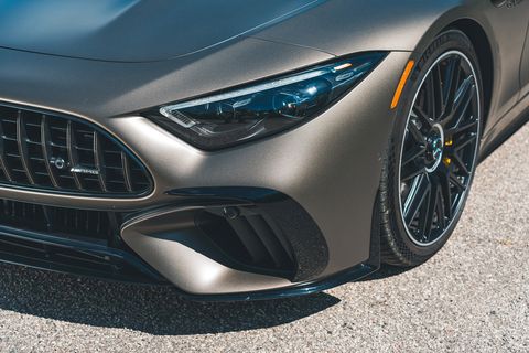 2022 Mercedes-AMG SL63 Reconnects with Its Fan Base