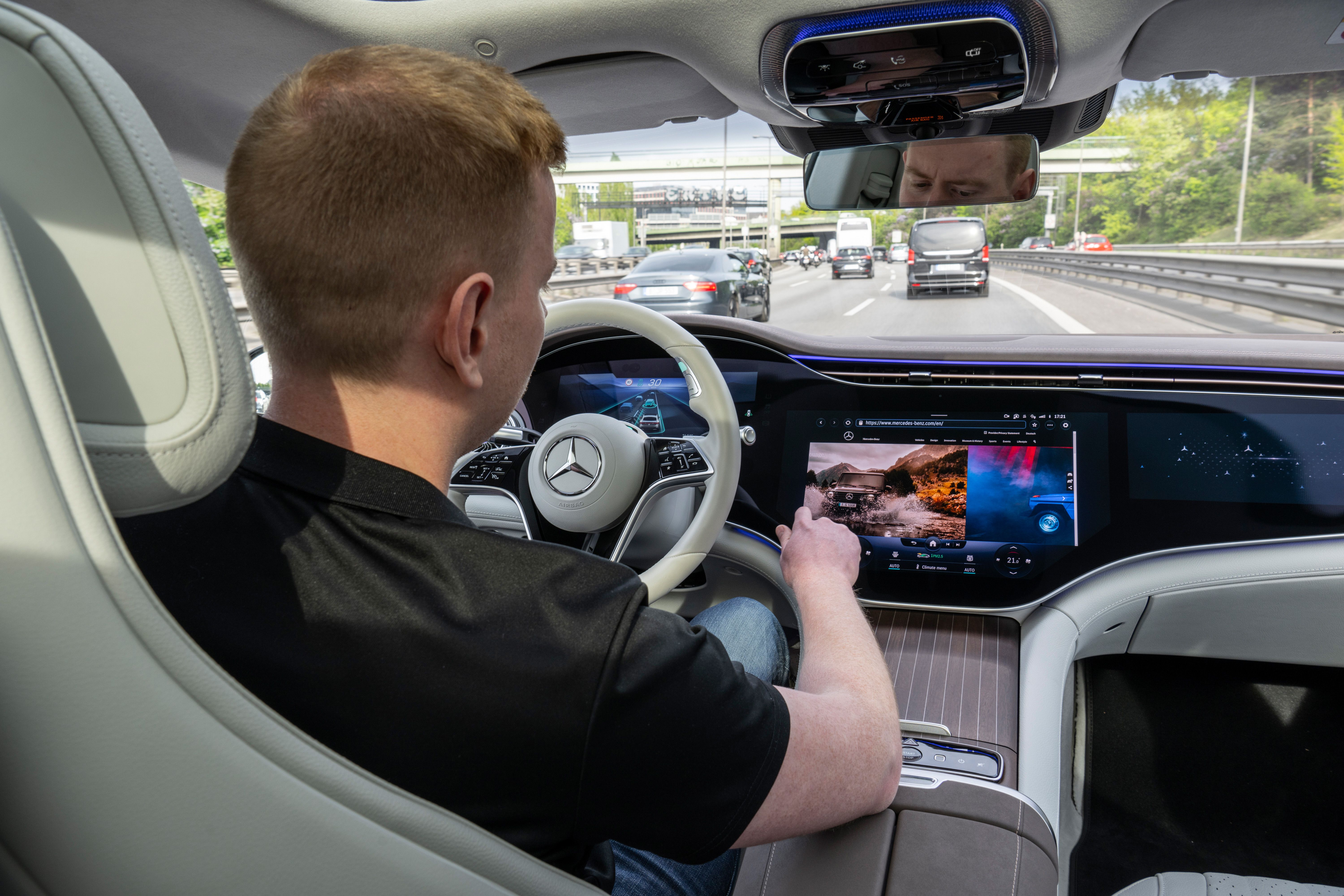 2022 Mercedes-Benz EQS with Drive Pilot: Autonomous on the Autobahn