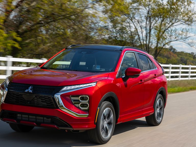 2024 Mitsubishi Outlander Review, Pricing, & Pictures