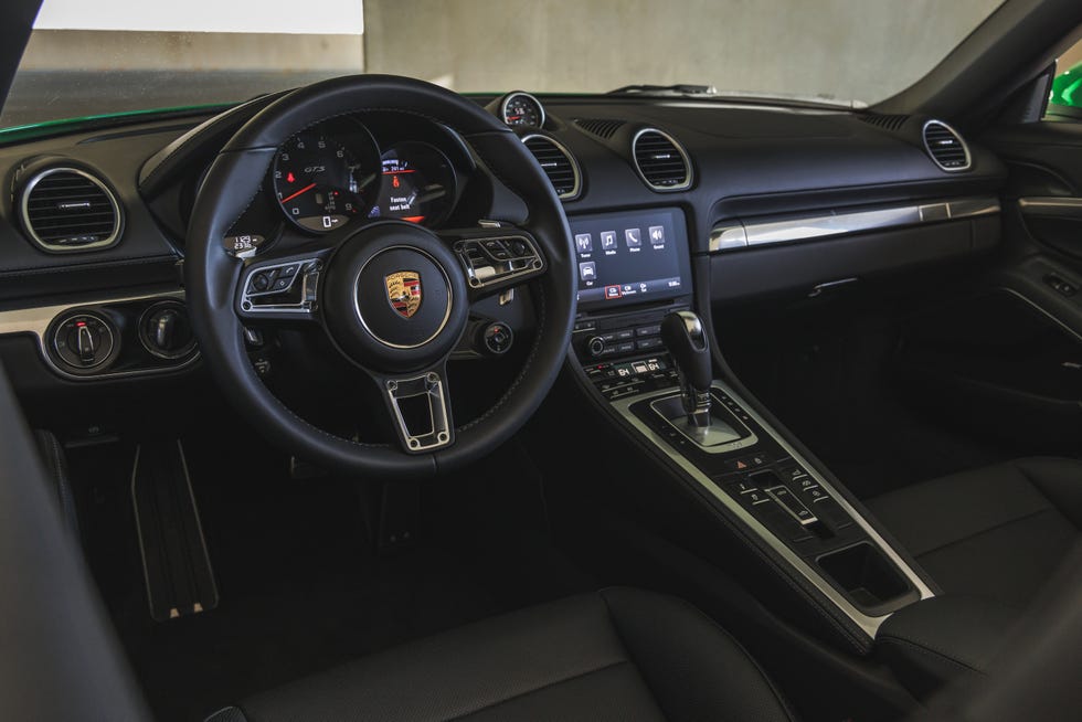 2025 porsche 718 boxster interior