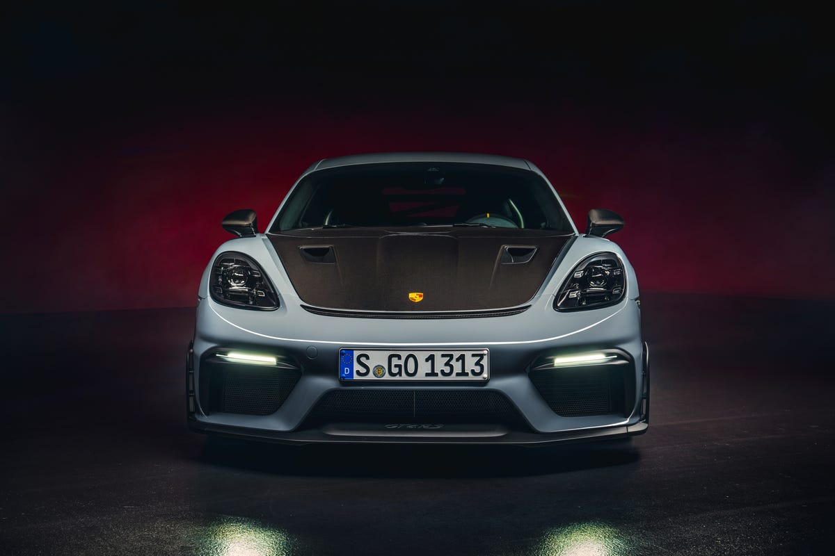 View Photos of the 2022 Porsche 718 Cayman GT4 RS