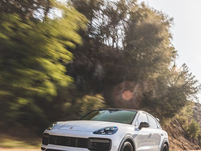 scheidsrechter In zoomen Observatie 2023 Porsche Cayenne Coupe Turbo / Turbo S Review, Pricing, and Specs