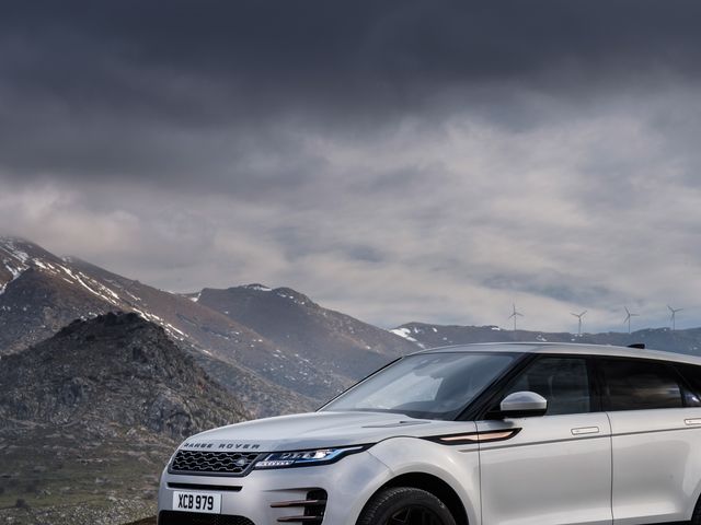 2022 Rover Rover Evoque Review, Pricing, and Specs