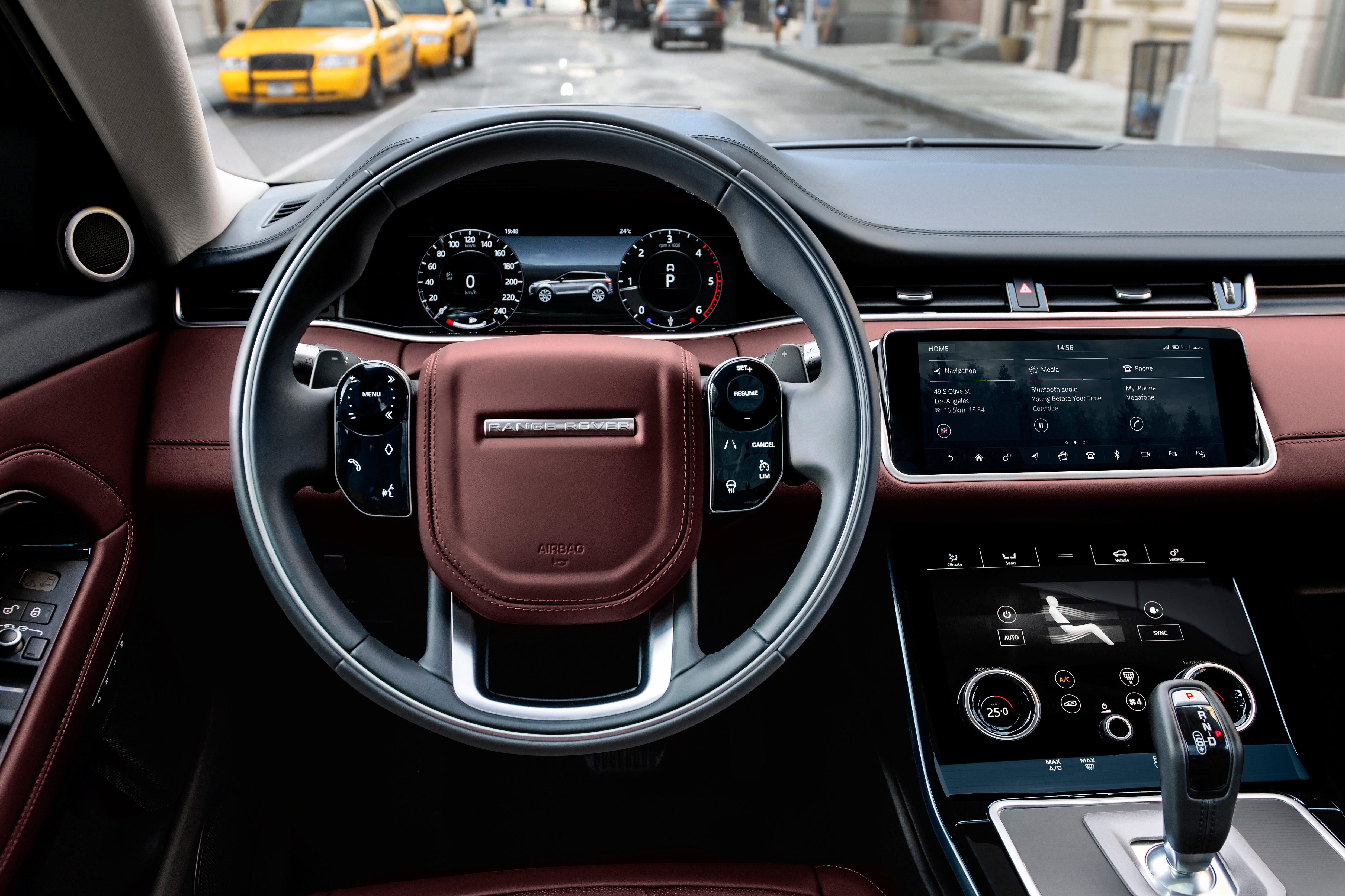 range rover evoque interior cargo