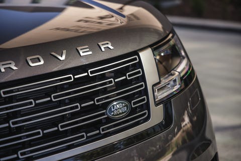 View Photos of the 2023 Land Rover Range Rover