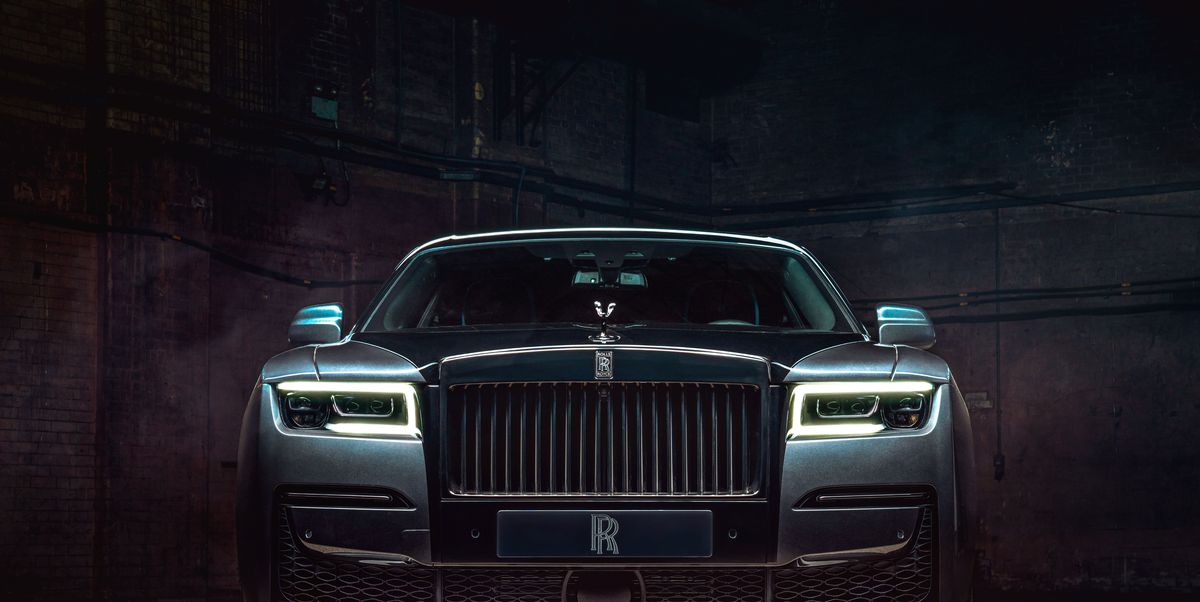 Xe ô tô mới đắt nhất (Most Expensive New Cars): Sự đa dạng trong danh sách của những chiếc xe ô tô mới nhất và đắt nhất trên thị trường được trang bị những tiện ích đáng kinh ngạc như màn hình kính cong, hệ thống âm thanh tuyệt vời và vô số tính năng độc đáo khác. Đừng bỏ lỡ cơ hội xe với những dòng xe từ Rolls-Royce, Lamborghini hay Bugatti.