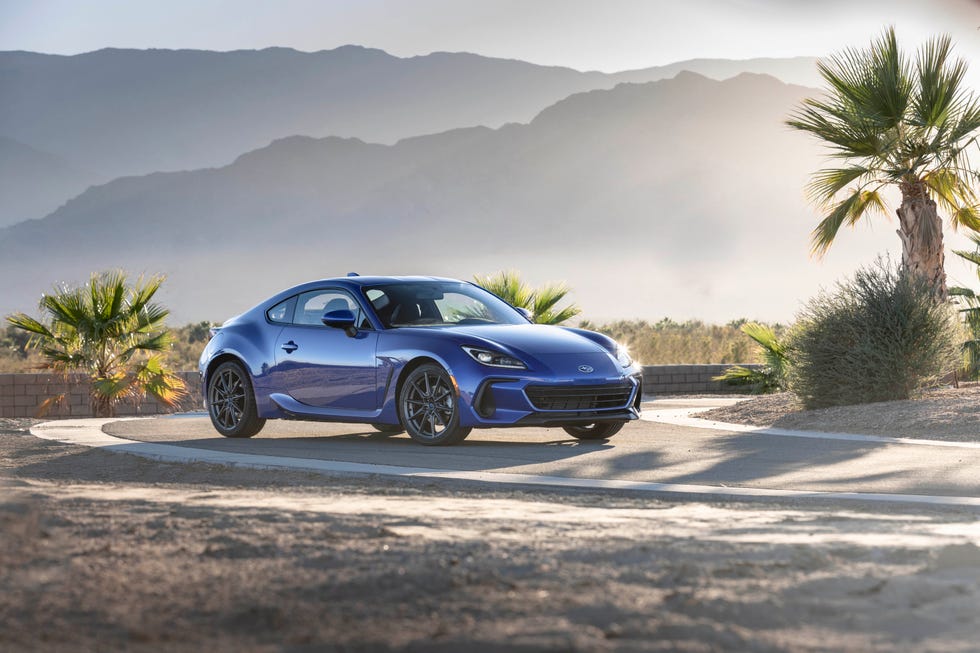 2022-subaru-brz-001-1605715239.jpg