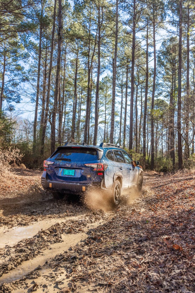 View Photos of the 2022 Subaru Outback Wilderness