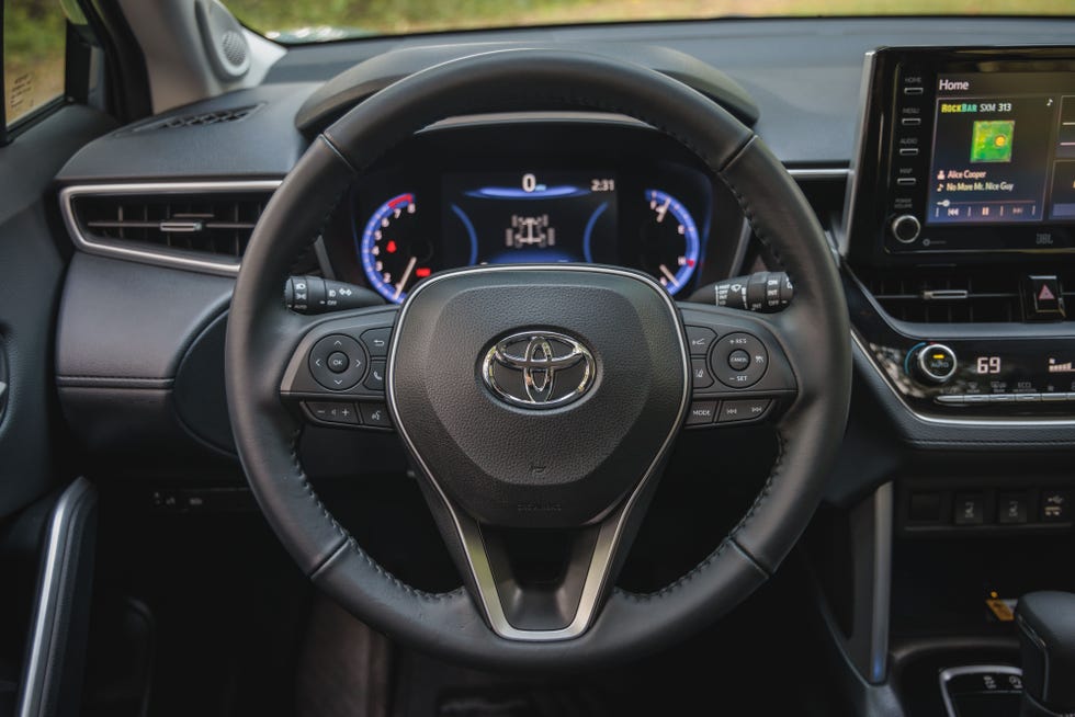 2022 toyota corolla cross xle awd