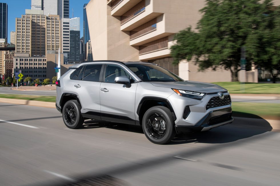 2022 toyota rav4 se hybrid front exterior