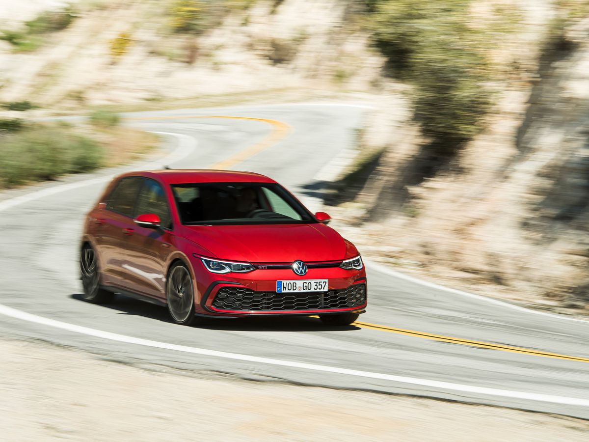 Volkswagen Golf GTI Performance: The Hot Hatches' Queen! - Review