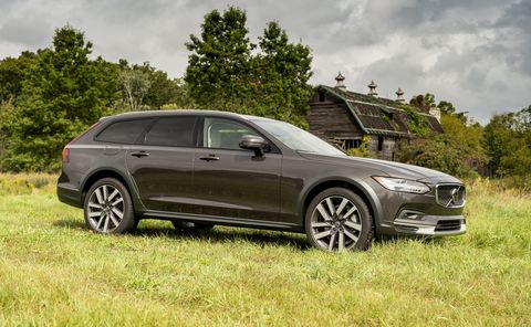 2022 volvo v90 cross country front exterior