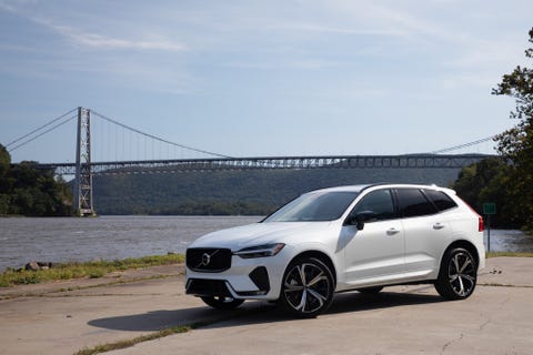 2022 volvo xc60 r design