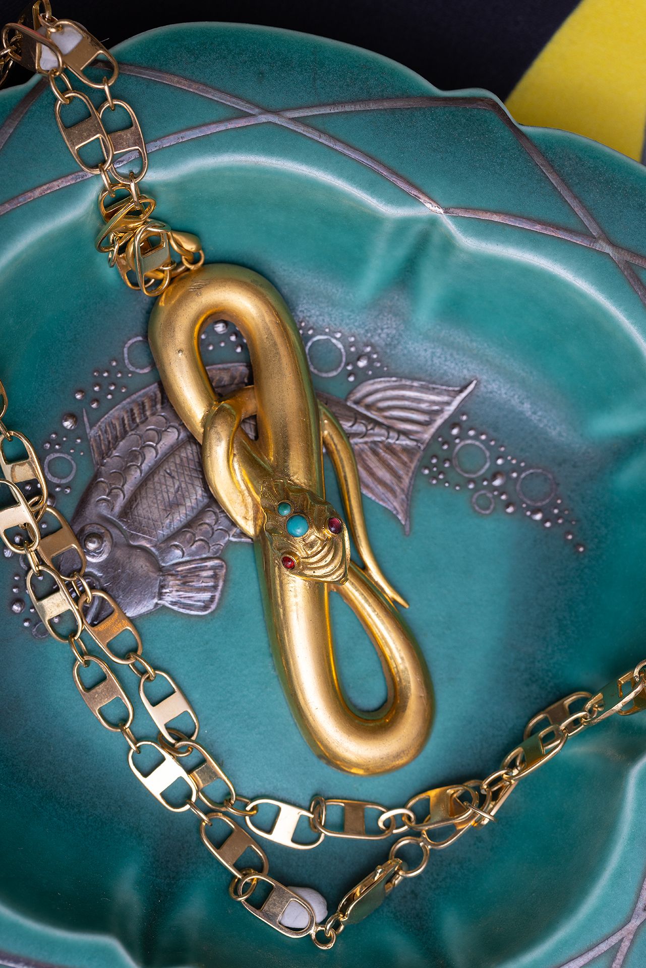 Five Wonderful Reasons To Start A Fine Vintage Jewellery Collection —  Revival Jewels