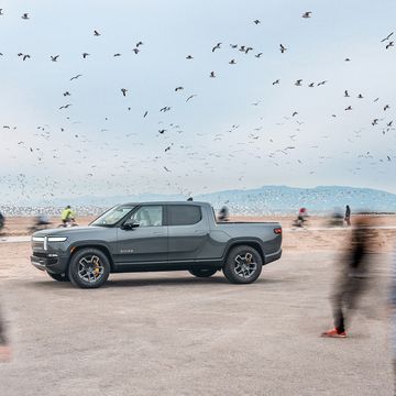 car and driver 2023 10best trucks and suvs rivian r1t