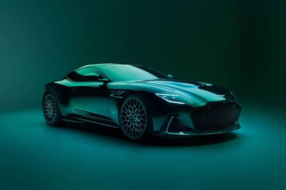 2024 Aston Martin DB12 Volante vs Aston Martin DBS Volante