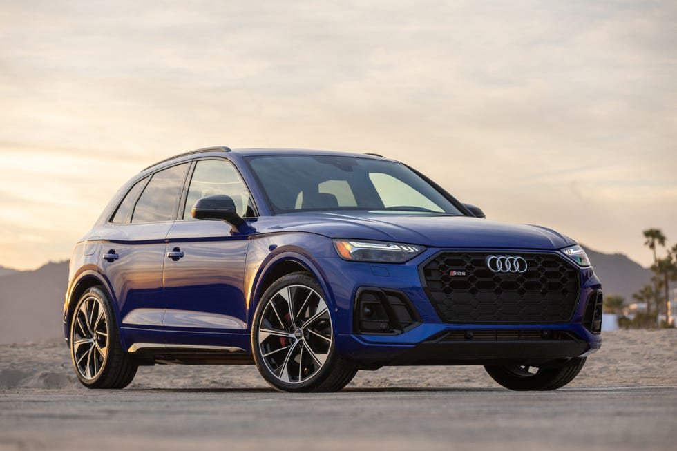 View Photos of the 2023 Audi SQ5