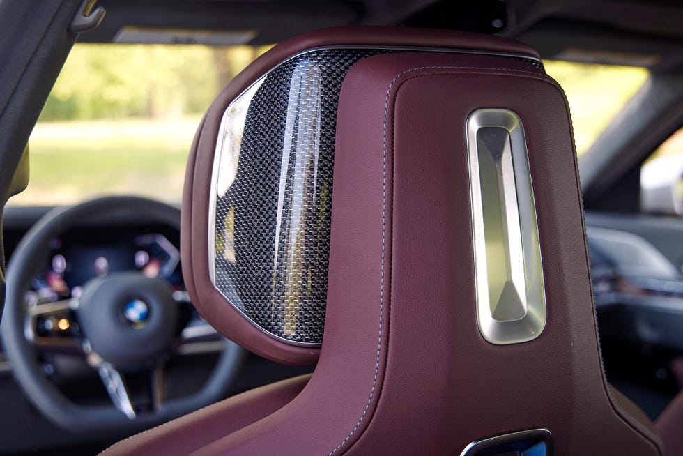 2023 BMW 760i xdrive vs 2023 BMW i7 xdrive60 2023 bmw 760i xdrive vs 2023 bmw i7 xdrive60