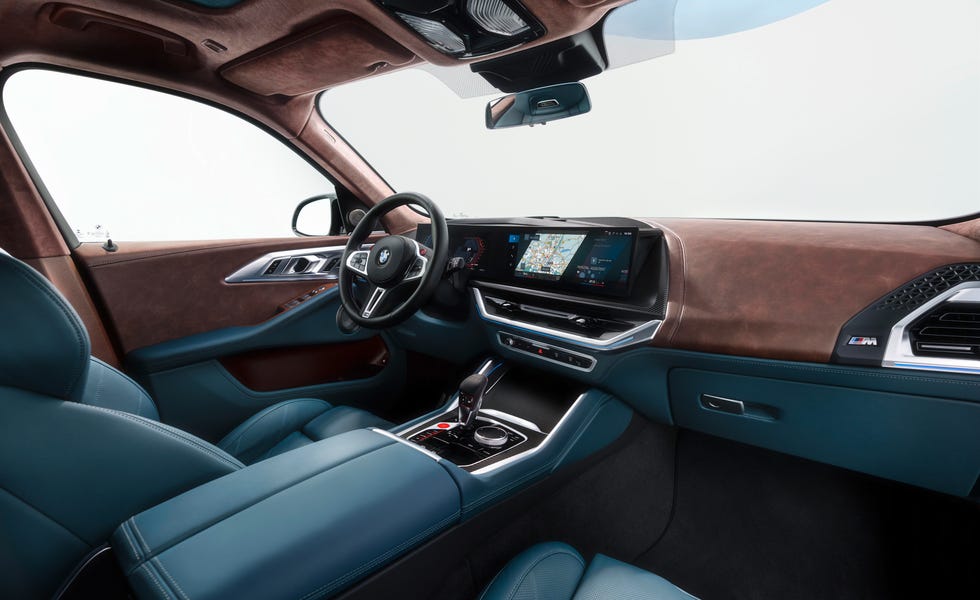 2023 bmw xm interior