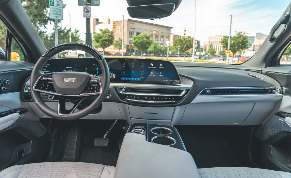 2024 cadillac lyriq interior