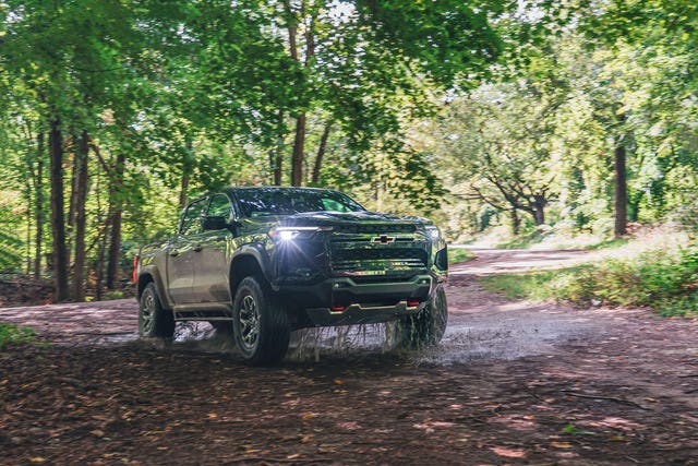 View photos of the 2023 chevrolet colorado zr2