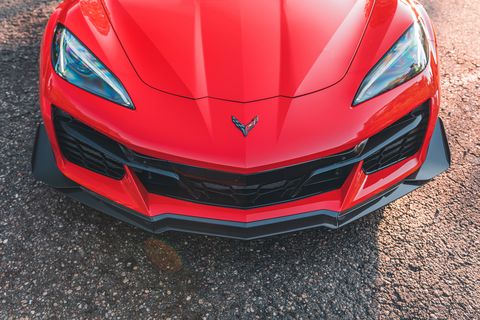2023 chevrolet corvette z07 close up of hood and grille