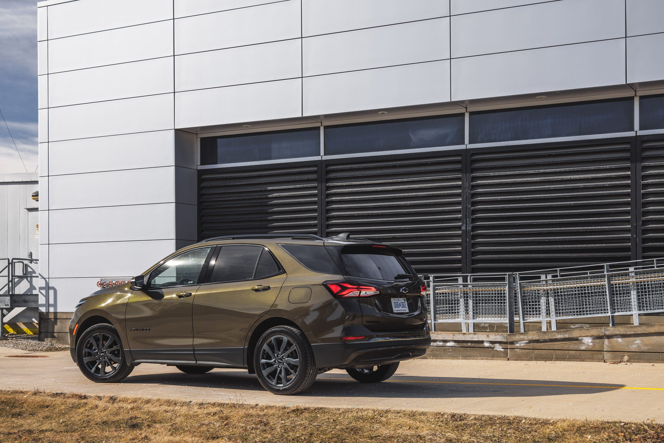 2023 Chevrolet Equinox Review, Pricing, and Specs