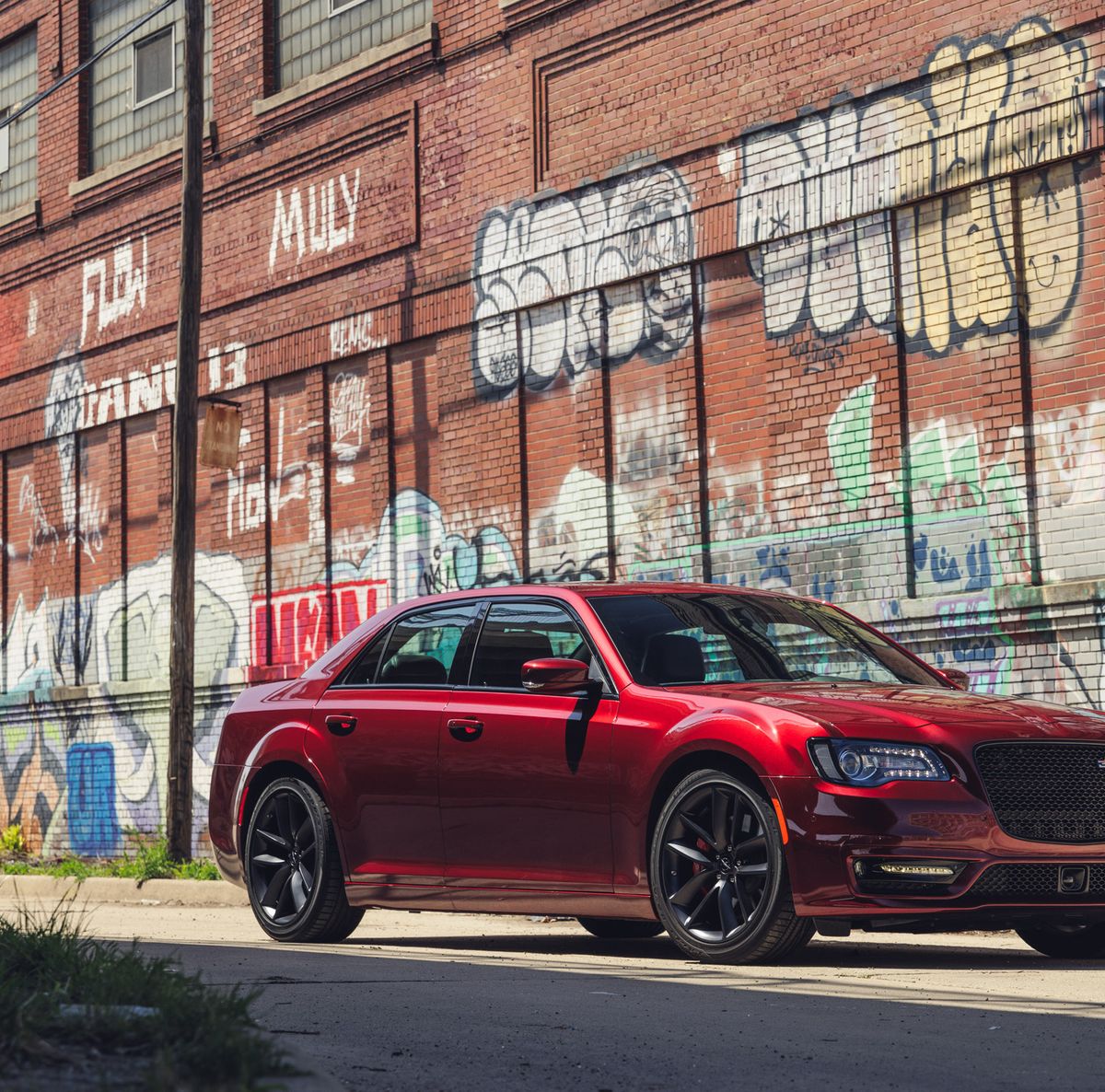 Tested: 2023 Chrysler 300C Is a 485-HP Farewell