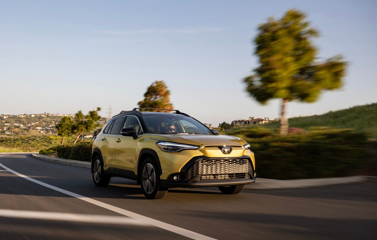 2023 toyota corolla cross hybrid