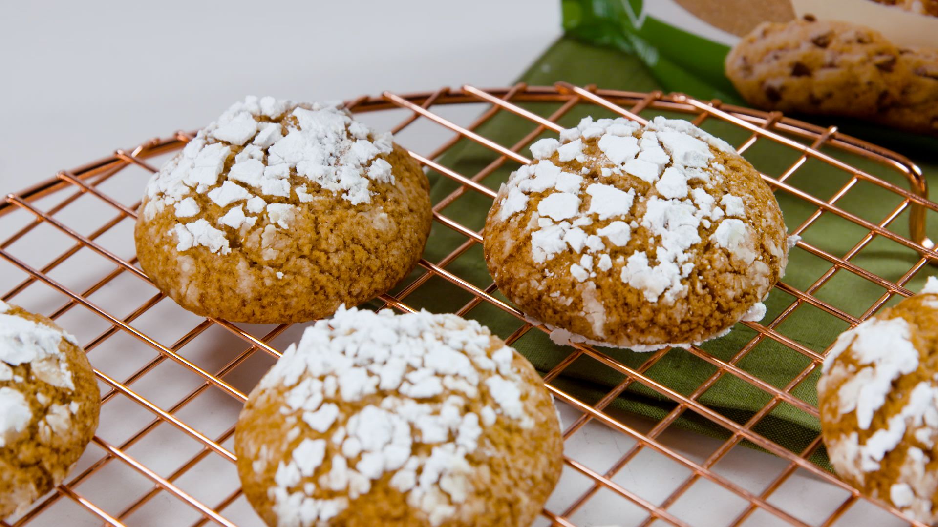 The Secret Step To Baking Cookies With Crinkly Edges