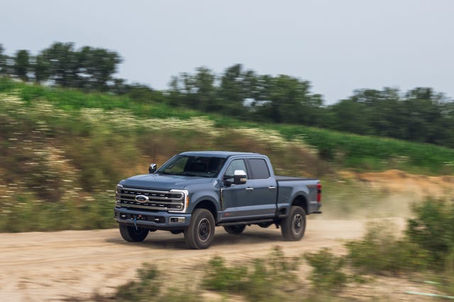 View Photos of the 2023 Ford F-Series Super Duty