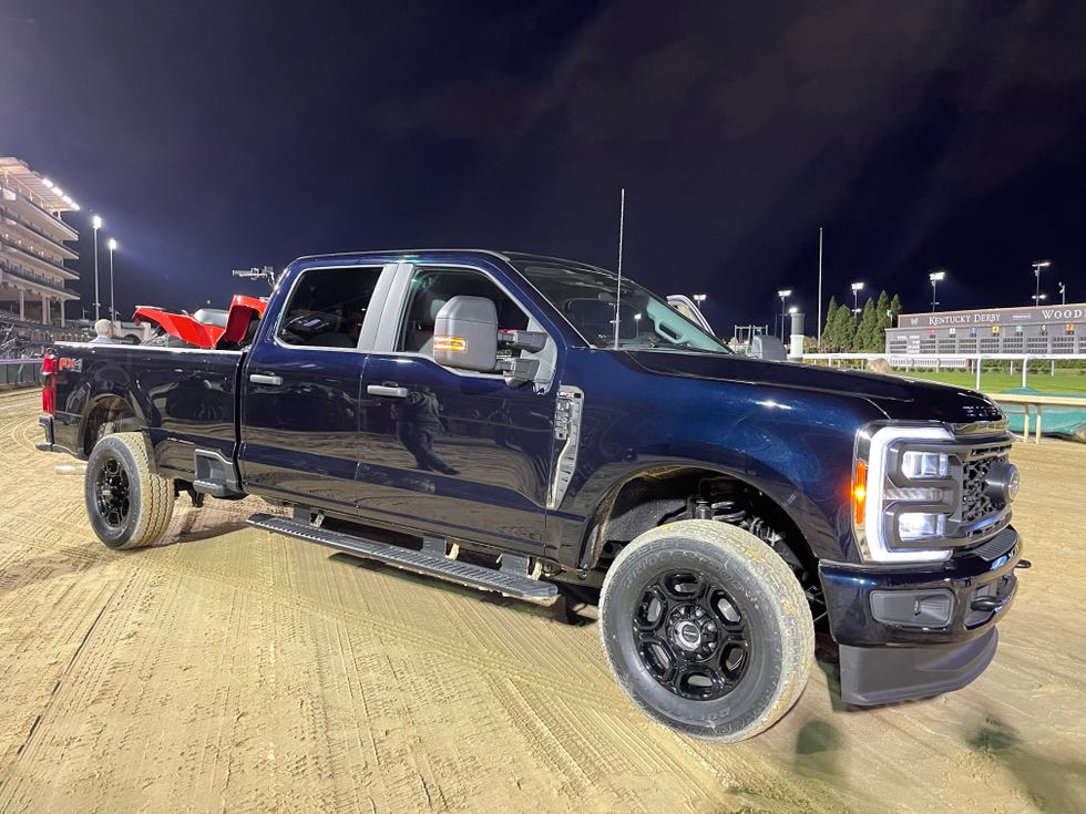 levantado 2023 f250 blanco