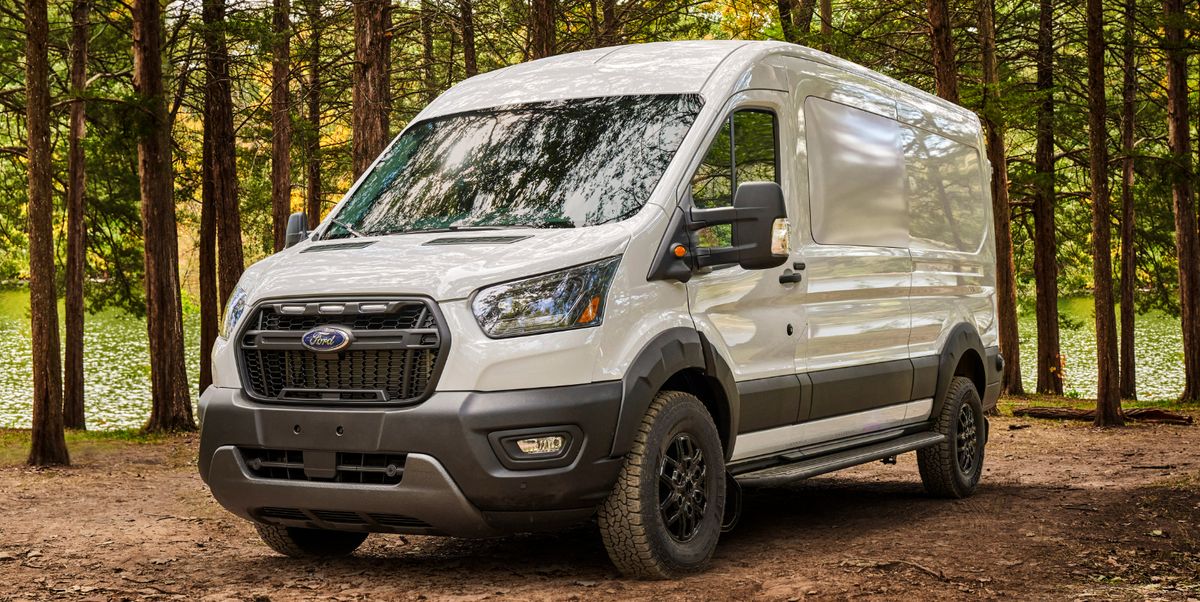https://hips.hearstapps.com/hmg-prod/images/2023-ford-transit-trail-02-2-1667486858.jpg?crop=1.00xw:0.502xh;0,0.263xh&resize=1200:*